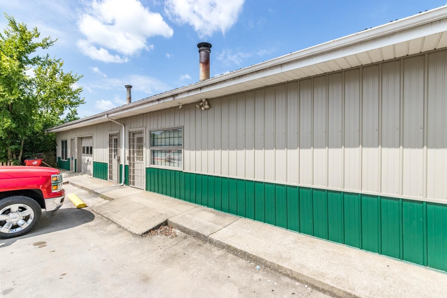 513 Pierce Ln, Frankfort, KY 40601